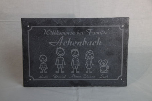 Familienschild aus Schiefer mit Strichfiguren personalisiert